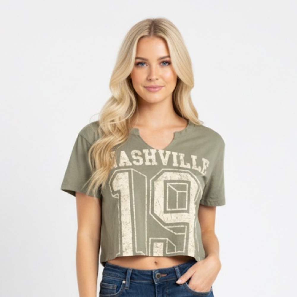 VINTAGE THREADZ olive green Nashville 19 graphic crop top tshirt size large